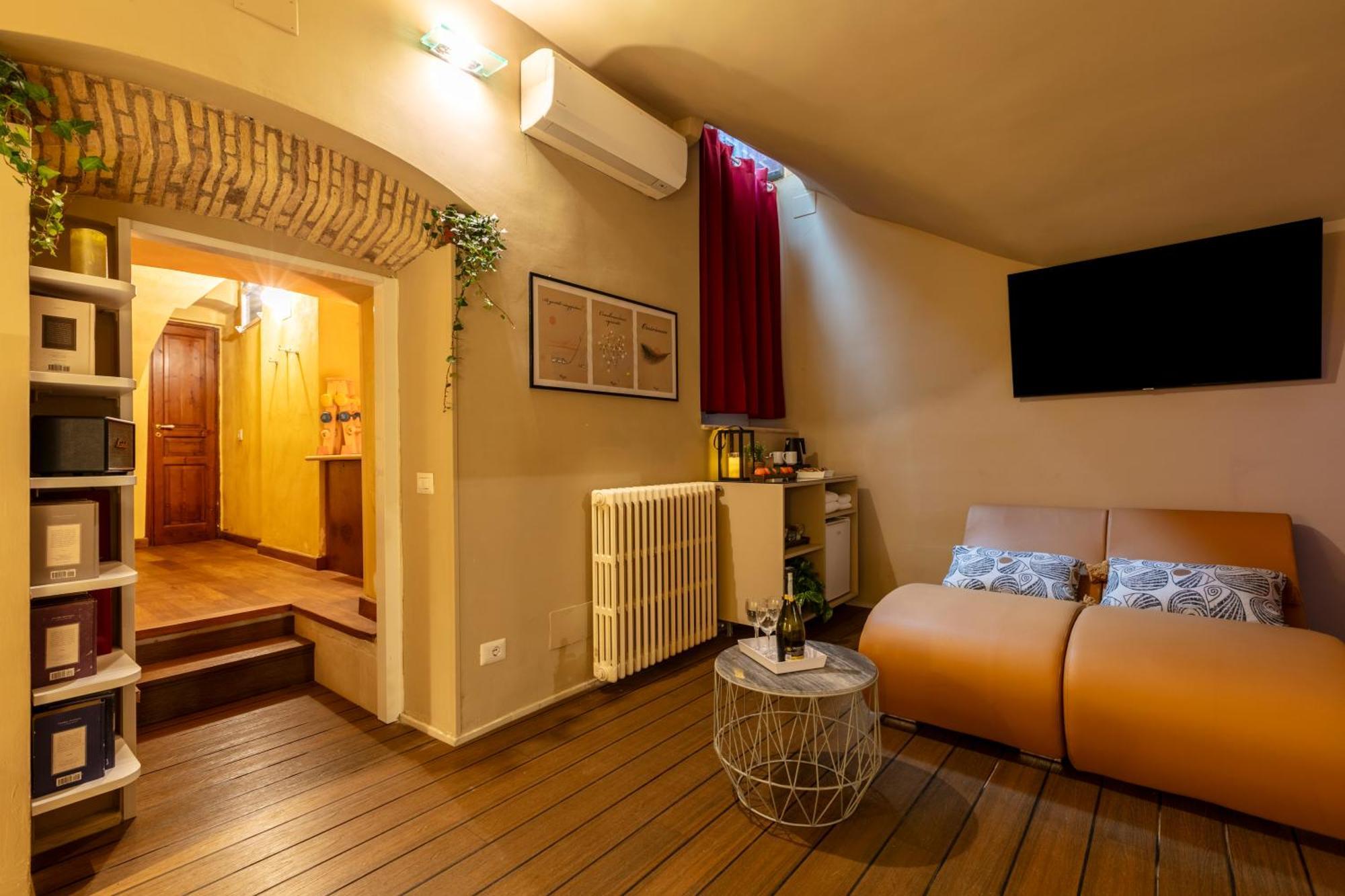 Romac Coronari With Gym, Sauna And Garden Exteriör bild